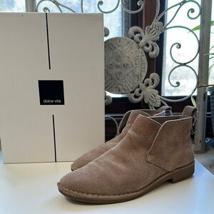 Dolce Vita Tan Ankle Booties Suede Slip-On